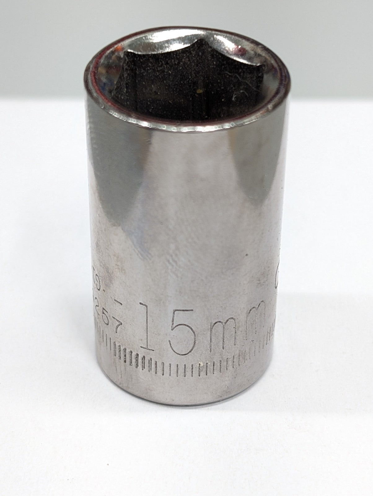 Craftsman USA Socket 17mm Metric Shallow 12 Point 1/2" Drive 44257 G1