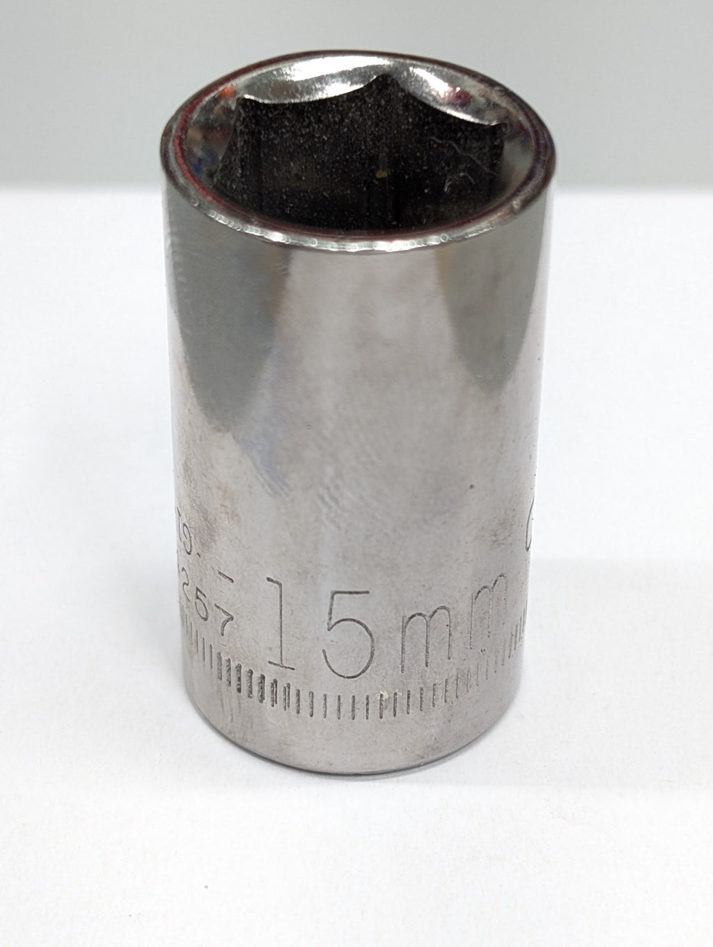 Craftsman USA Socket 17mm Metric  Shallow 12 Point 1/2" Drive 44257 G1