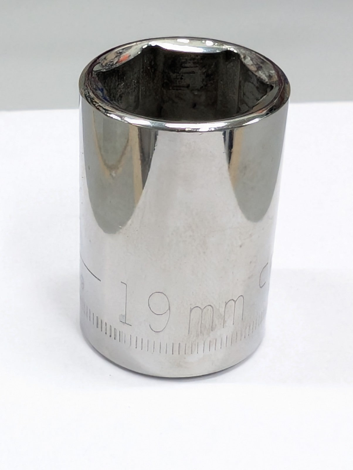 Craftsman USA Socket 19mm Metric  Shallow 6 Point 1/2" Drive 44259 G2