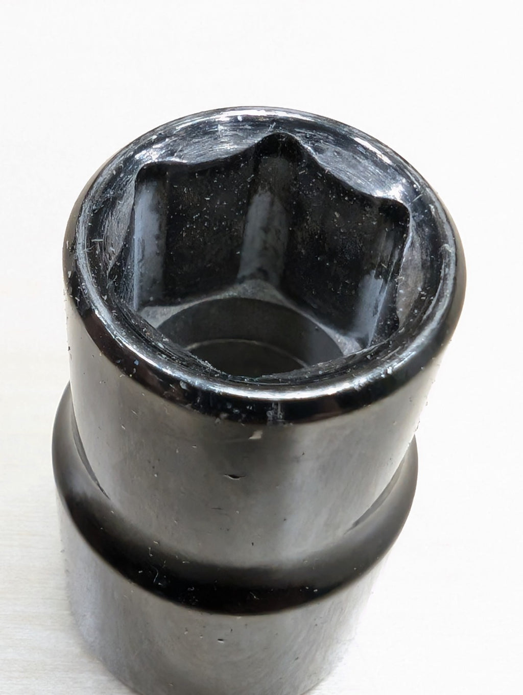 Husky Pro Black Chrome Socket 1/2" SAE 24016P Shallow 6 Point 1/2" Drive